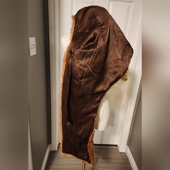 Luxurious Vintage Mink Stole - Picture 5 of 11